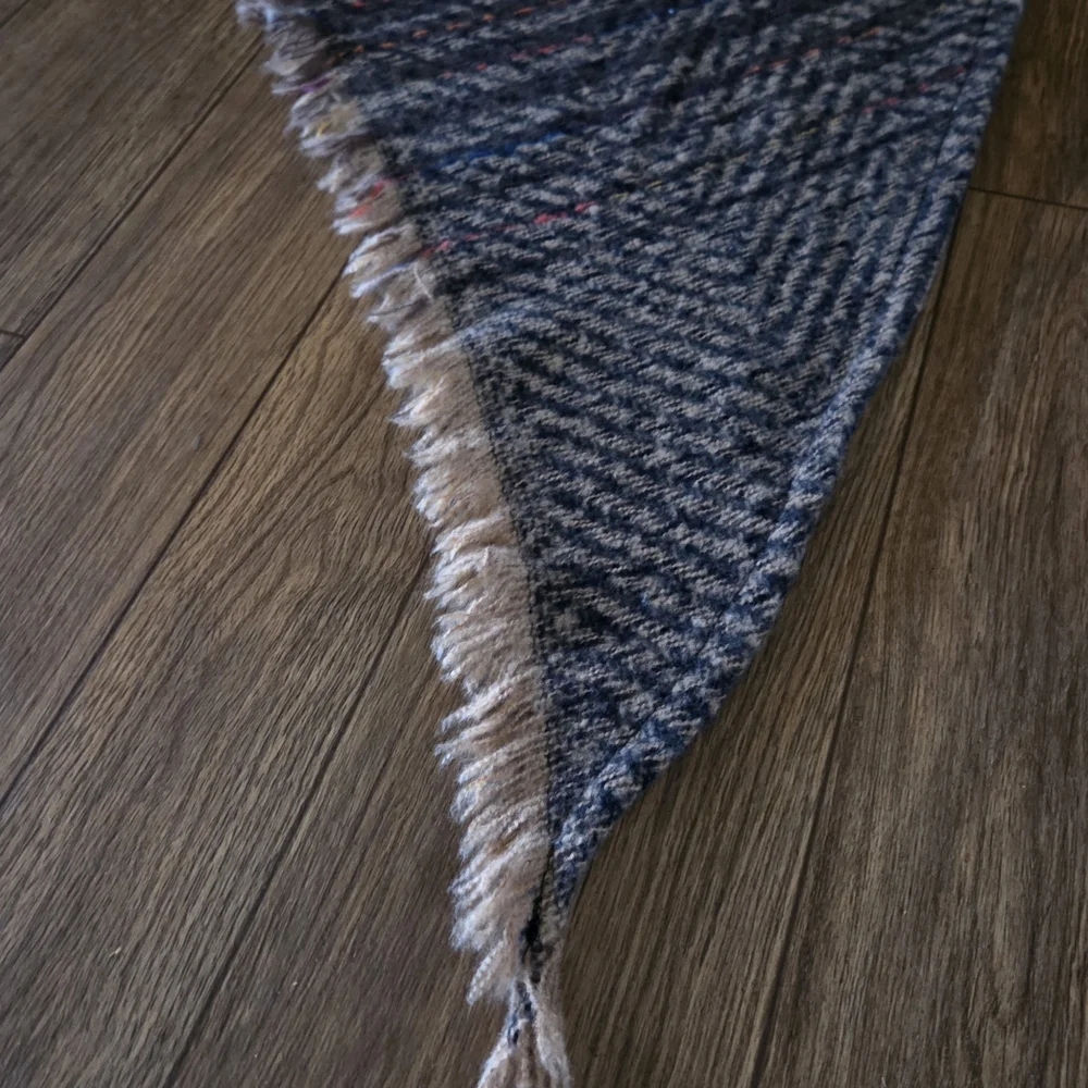 Cozy Chic – Oversized Plaid Triangle Blanket Scarf Shawl Hints Of Color
